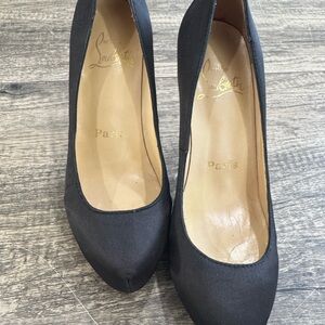 Christian Louboutin Décolleté 868 pumps in black satin size 35